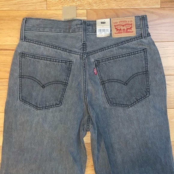 NWT Levis Low Pro Straight Jean in size 27, mid-rise, relaxed hip/thigh - Picture 10 of 15
